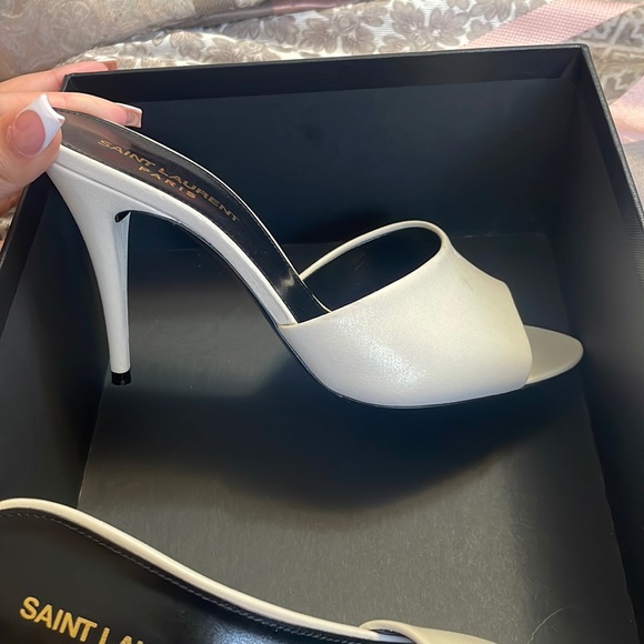 Saint Laurent LA 16 Mules in Smooth Leather - Picture 1 of 3